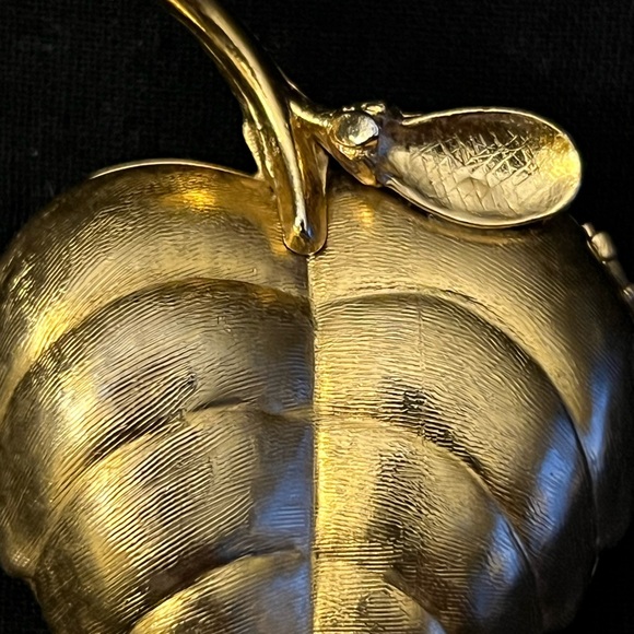 Vintage Avon Perfume Locket - Picture 2 of 10